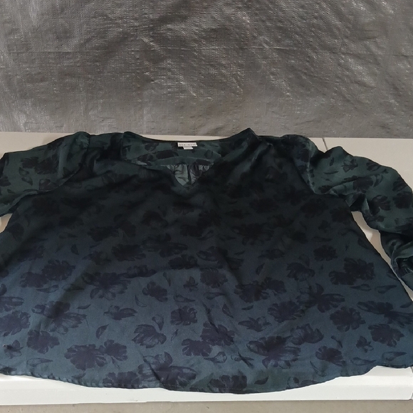 Tops - Ava & Viv Blouse Dark Green With Flowers